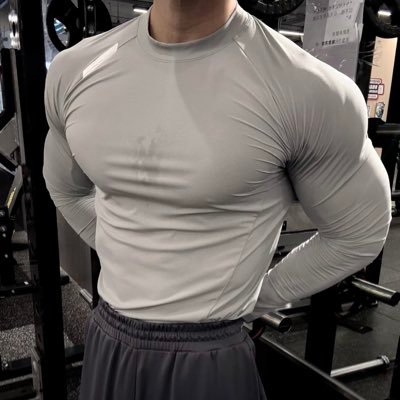 Pisangs1's profile picture. 肌肉1🐂