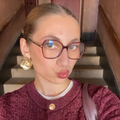 icevne's profile picture. I don't wanna be heard, I wanna be listened to