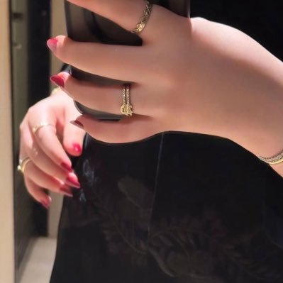 li2l_v's profile picture. 