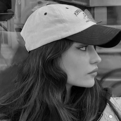 ahe192's profile picture. "لستُ عظيمه، ولكنّي أترُك بك اثراً لا يُنسى"🪽