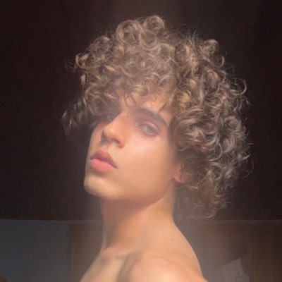 kennovini's profile picture. prettier than u // nb