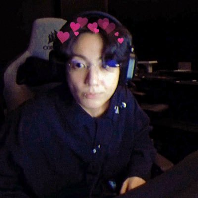 hiddennotes_10's profile picture. 