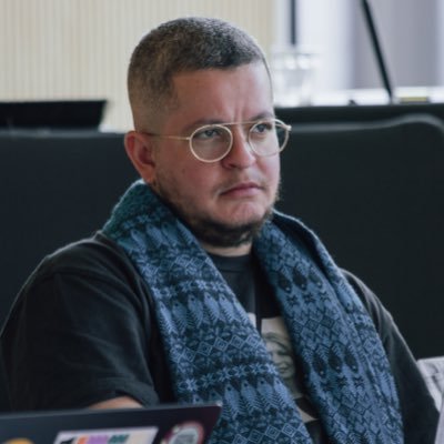 PetipuaSaturno's profile picture. cielo, a ese trago le hace falta hielo.