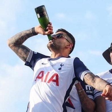 ozx_bb's profile picture. London is white…