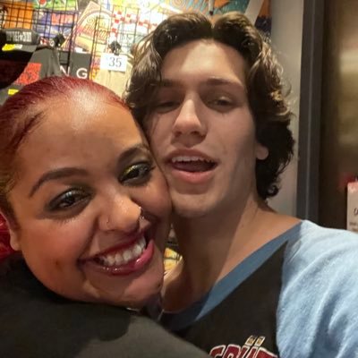 Imaniiisworllld's profile picture. Mermaidia 🩵🧜🏽‍♀️🦄 ♋️ real life 24 y.o. princess 👸🏽 divinely protected by God 🕊️