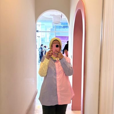 Summringg's profile picture. روح لثيرابيست.