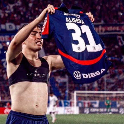 masismo_'s profile picture. CR7 🐐
CLUB CERRO PORTEÑO 
#lmhdp