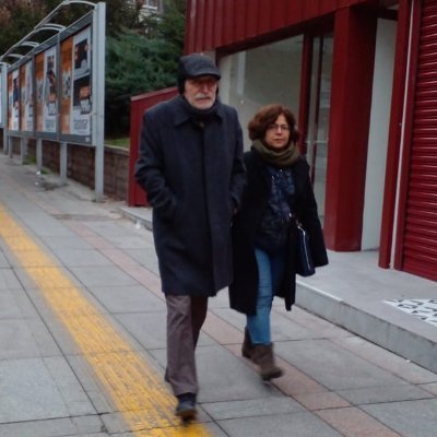 cevirmennuray's profile picture. Şu yeryüzünde öncelikle bir davanın, halkların davasının, adalet ve özgürlük davasının köleleri değilsek, hiç bir şey değiliz. Frantz Fanon