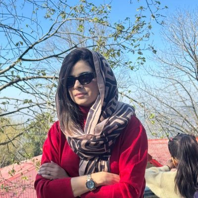 shopaholic_n's profile picture. i is smol hooman 🤓