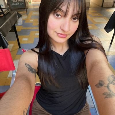 brisalaroka_'s profile picture. cuánto vale hacer el amor?