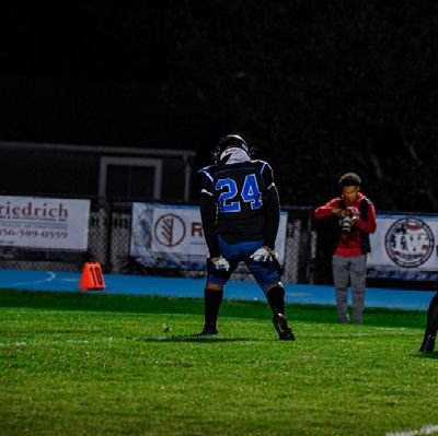 ely2xx's profile picture. Williamstown high school 
5'10 215lbs dt/lb  
C/O 2028

elyjah107@gmail.com

1 856-885-7677

https://t.co/8iarqoyl9i