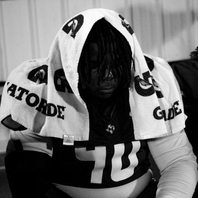 daejonkuykenda1's profile picture. Student Athlete📚|| c/o 2026🎓|| Defensive tackle/Nose🦍|| 260|| 5’11 ||MHS🦟||versatile player🚨email:daejonkuykendall0@gmail.com number: 972-799-6930