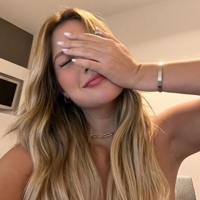 ilovyas's profile picture. Tenho cara de metida até vc ler o que eu posto.