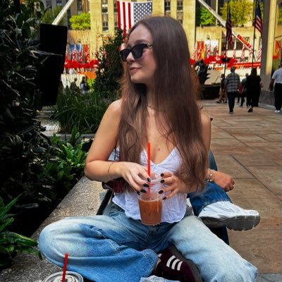 danielasl_'s profile picture. huge fangirl 💋