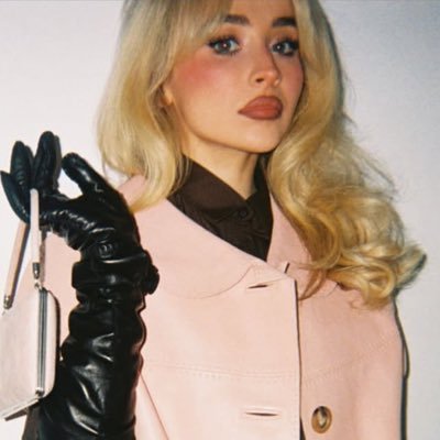 EMAlLGIRL's profile picture. #HARRY: i gave it to a lady, a lovely, wonderful lady called ariana grande