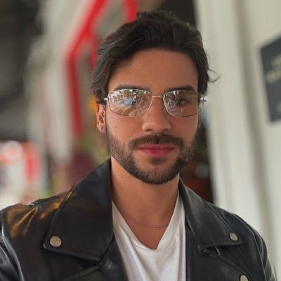 flaviolimax's profile picture. lamps in video game use real electricity