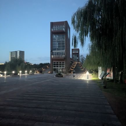 DA20251010's profile picture. 【天才の思考法】論理の純粋種。あなたの人生を非効率にしている「脳のエラー」を解体し、生存戦略を再定義するプロトコルを公開。
​人生を変えるために必要なのは、感情ではなく論理です。
​フォローで、天才の思考を低コストで。