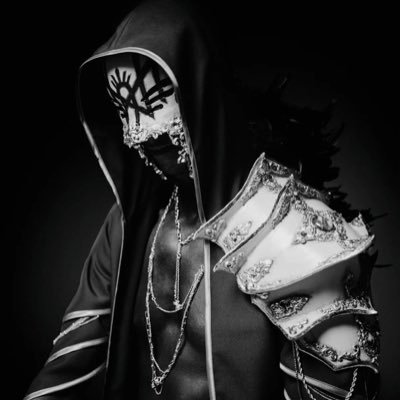 vorareph's profile picture. i live by the feather and die by the sword ⚔️ she/her| FH 🪶