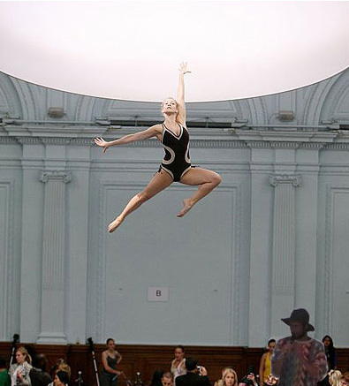 laserochbas's profile picture. calle of vit päls och Laser & Bas