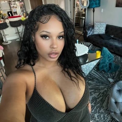 QUEENASHLEq1s9's profile picture. Fashion,  Beauty, Real Estate