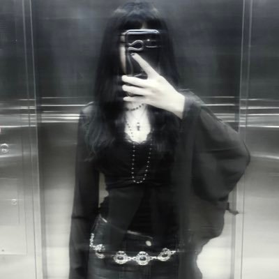 GettYourrGunn's profile picture. Fashion designer 𖤓 I’m hot 444