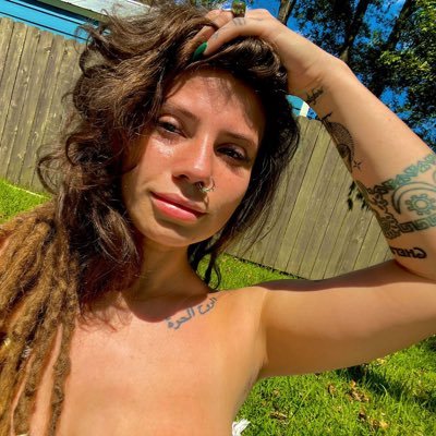 jenniferlynn142's profile picture. 