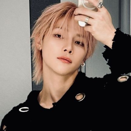 OT7borahaeyyy's profile picture. Follow me, I'll fb 😉💜
~
Multi-stan but my ult are BTSVT, &TEAM, The Rose🌹& more
#OT7borahaeyyyDeclutteringBentables
#OT7borahaeyyyLittleShopFeedback