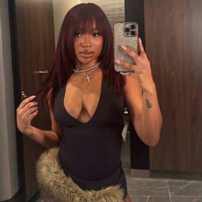 griergxsm's profile picture. I am large. I contain multitudes.