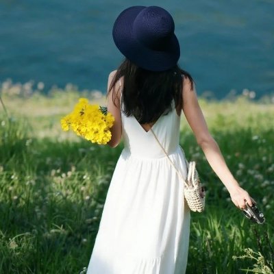 khngh_y's profile picture. 少しゆっくり歩けば、人生の光が見えてくる🌸
写真、美味しい食べ物、音楽、アートが好き。
最近、日本語を勉強しています。新しい言葉で広がる世界を楽しんでいます，最近は高配株を検討しています。