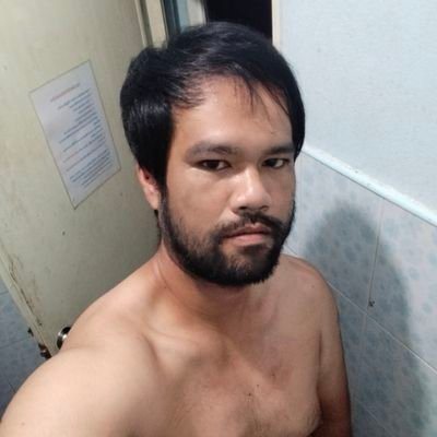 KitsadaSukchit1's profile picture. อยากเอาตัวเองไปสู้กับใครเขาเลย