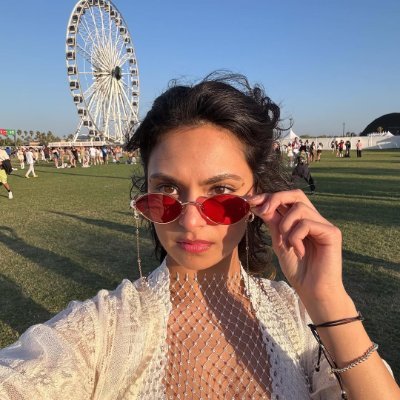 saniyajaved990's profile picture. Simple living high thinking 😊🤔