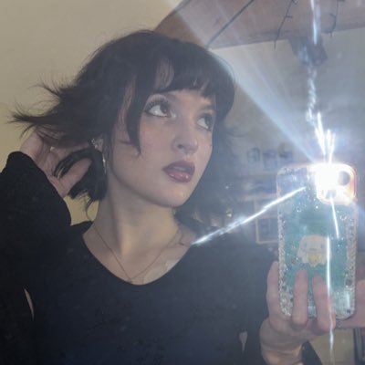 dvylily's profile picture. 🌷🦋🌴🌈🌻