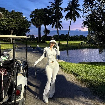 Stella83mo's profile picture. A woman with a growth mindset, someone seeking a balance between work and life, creating her own path to success through hard work and wisdom