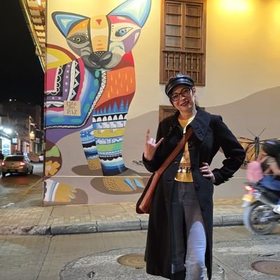 CamoleGata's profile picture. Everything in moderation, except moderation.