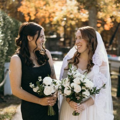 jessgray_1's profile picture. Officiating weddings in SC since 2020 | VCU alumna, CCU always | founder of JJ Wetzler Bespoke Botanical Designs, LLC | sticker shop owner