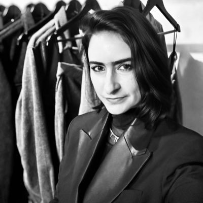 mon_velarde's profile picture. “En suspenso” 👉Tema Libre 👉 https://t.co/M4kLM1bJEW Moda 👉 https://t.co/rzJtZNHQc6