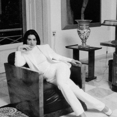 DRTriste's profile picture. أنا القلق في الراحة والدوِيّ في السَكِينة، أنا الإبرة في كومة القش . https://t.co/2p7LL92z08