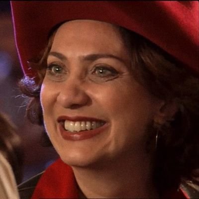 tiachickaa's profile picture. 🌈 Uma estudante de teatro que faz uns edits e finge ter algum senso crítico para dar opiniões aleatórias nessa rede social✨️