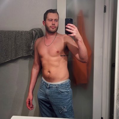 pettyfettuccine's profile picture. 