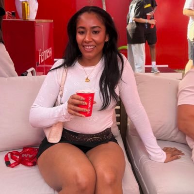 ceevalentina's profile picture. journalist and content creator | IG: ceevalentina