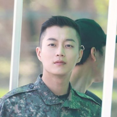 luvistakho's profile picture. she/her