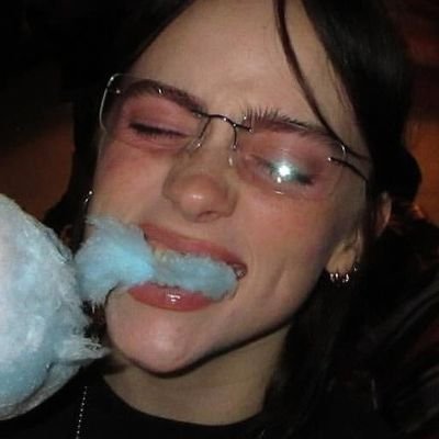 blurryfsce's profile picture. 💿  https://t.co/8JApzIMOgs track 12.