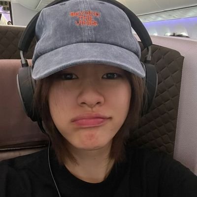 _LolMood's profile picture. 🎤 🎥Acompanhando meus favs
🎬Maratonando séries 
✨ Vivendo de AUs e finais alternativos