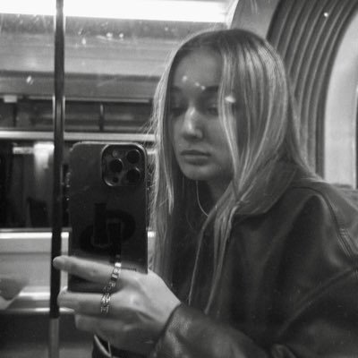 cynlsr's profile picture. Pardonnez moi je n’ai pas l’esprit cartésien