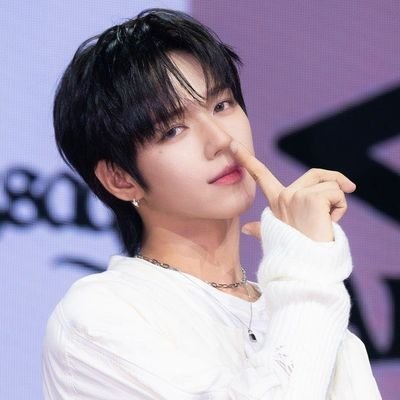 s_dawn0727's profile picture. 🌟 stan