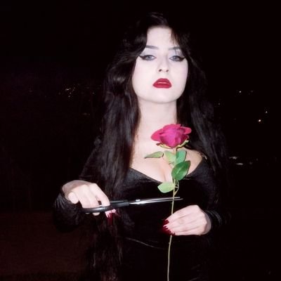 ThaliaMarceline's profile picture. Cute But Psycho
Goth 🥀 🦇 🖤 
Y2k 💗 ✨️ 🦋 ✨️ 💖 
Black 🖤 &  Pink 🩷 
♈️ 🔥