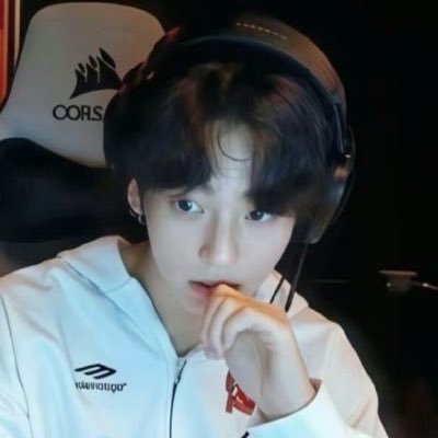 kooswrlds's profile picture. head of snoopykoo agenda