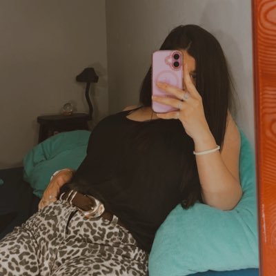 RocioNa20353533's profile picture. mis papás, mis hermanas y mis abuelos🤍