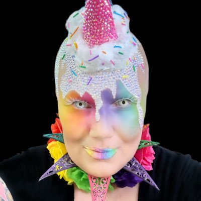 robbydddmakeup's profile picture. Be Kind. Be compassionate. Spread glitter & bling everywhere, that shit is magic💖 https://t.co/JcyYG2Mr0P