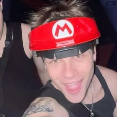 FeFabricio224's profile picture. Me and Eddie playing guitar at tuesdays nights 🎸